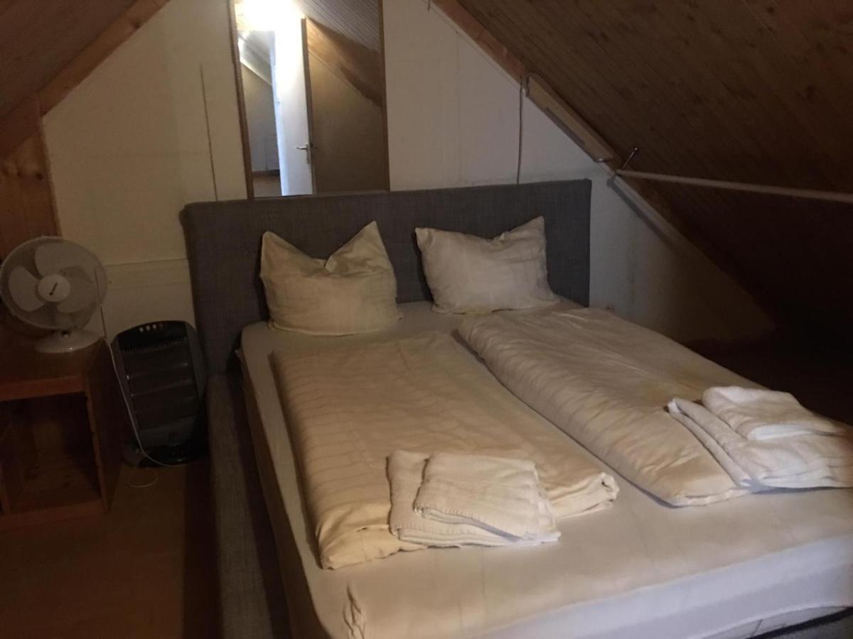 Zimmer Im Dachgeschoss Kaiserslautern Exterior photo