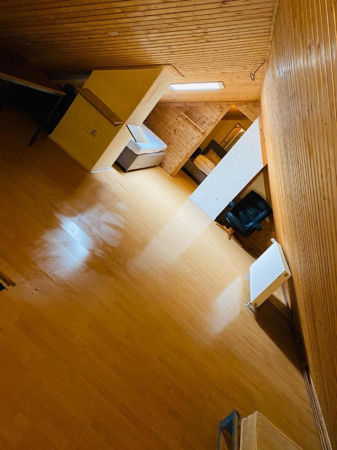 Zimmer Im Dachgeschoss Kaiserslautern Exterior photo